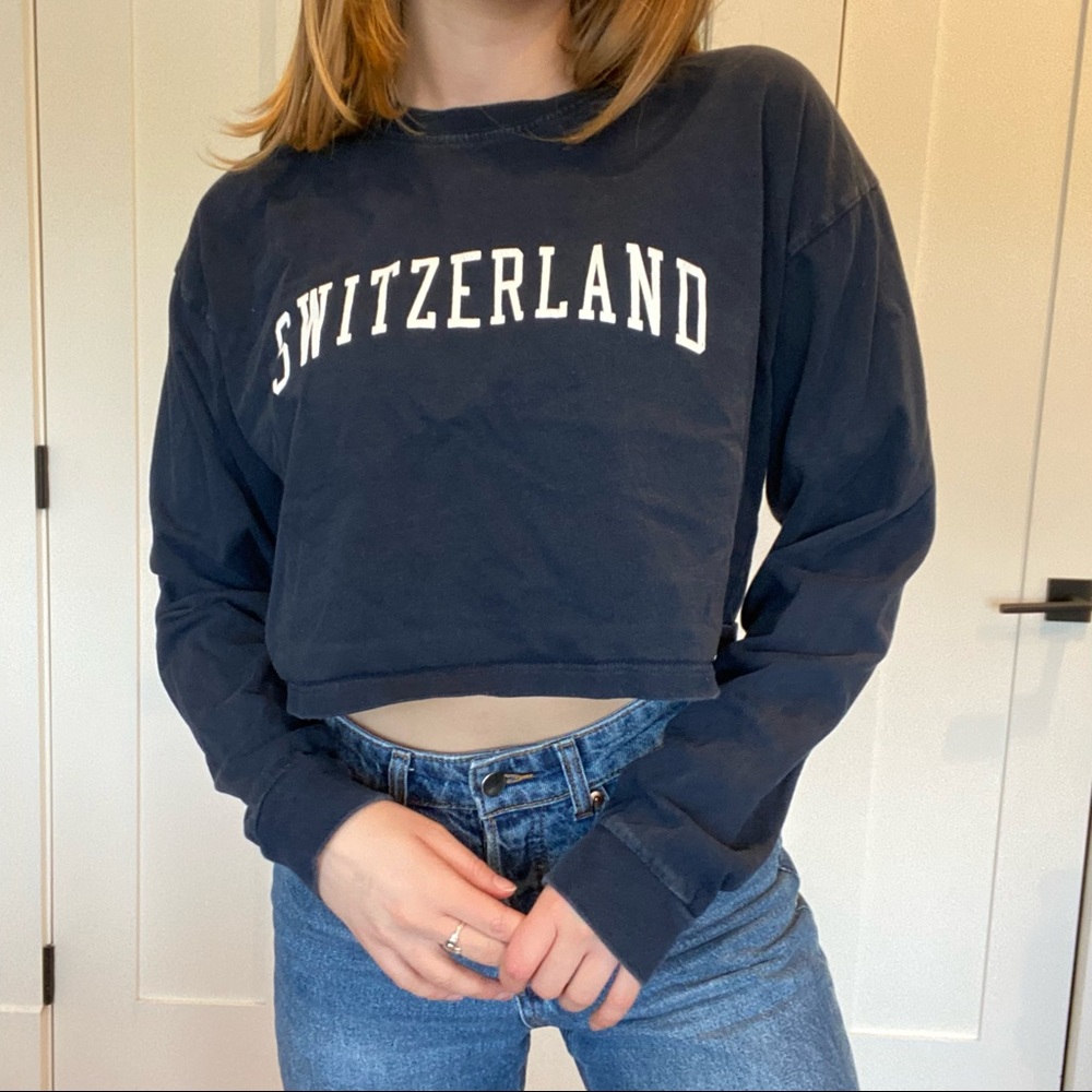Brandy Melville cropped graphic t-shirt